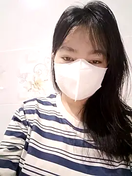 Snapshot of Xuka203 chatting on December 4, 12:42 am Xuka203 online show from December 4, 12:42 am