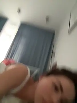 Snapshot of Bella-Flower chatting on November 4, 4:22 am Bella-Flower online show from November 4, 4:22 am