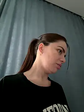 Snapshot of Bella-Flower chatting on November 5, 7:30 am Bella-Flower online show from November 5, 7:30 am