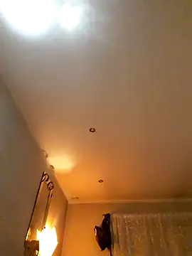 Snapshot of Remello1 chatting on February 16, 10:17 pm Remello1 online show from February 16, 10:17 pm