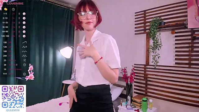  LucyStars  online show from November 4, 2:05 pm