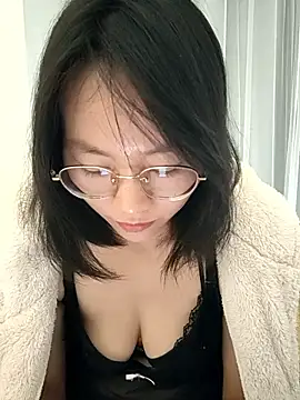 nini10052025 online show from October 29, 1:41 am