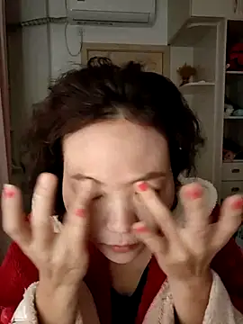 nini10052025 online show from November 18, 4:22 pm