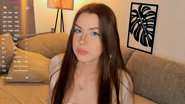 Snapshot of BlissShade chatting on October 18, 1:12 pm BlissShade online show from October 18, 1:12 pm