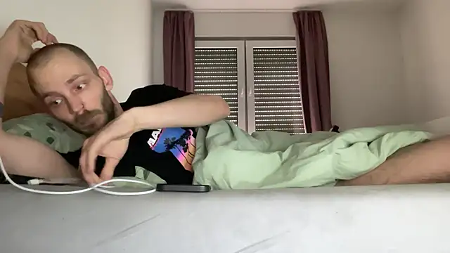 MolleDolle online show from October 9, 1:42 pm