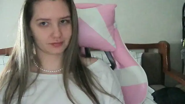 Caymira online show from February 12, 2:23 pm