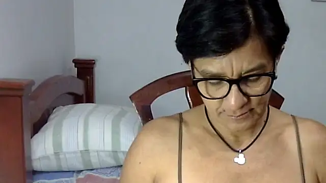 Snapshot of LunaLUVX chatting on October 19, 2:45 am LunaLUVX online show from October 19, 2:45 am