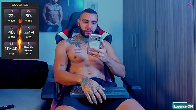 Snapshot of Danny_Willson chatting on March 18, 1:36 pm Danny Willson online show from March 18, 1:36 pm