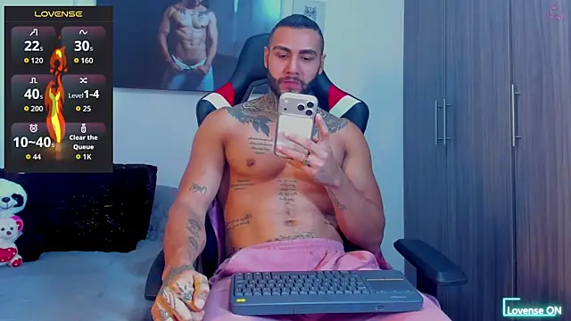 Snapshot of Danny_Willson chatting on March 25, 1:17 pm Danny Willson online show from March 25, 1:17 pm