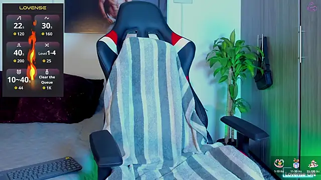 Snapshot of Danny_Willson chatting on March 29, 2:06 pm Danny Willson online show from March 29, 2:06 pm