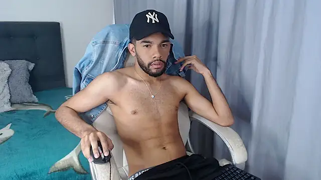 andresnoir  online show from October 12, 2:16 pm