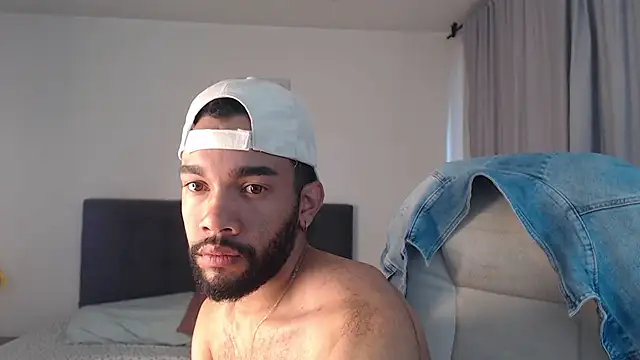 andresnoir  online show from November 2, 1:46 pm