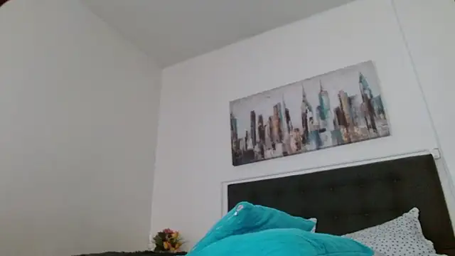 andresnoir  online show from December 21, 1:18 pm