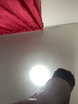 andresnoir  online show from February 5, 12:32 pm