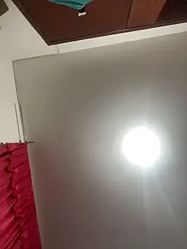 andresnoir  online show from February 10, 1:04 pm