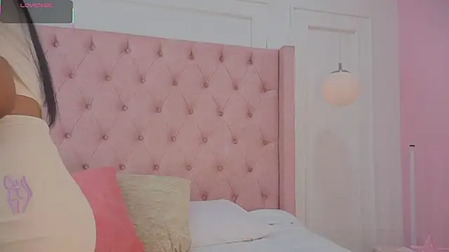 Julietaa Miller online show from October 22, 11:43 am