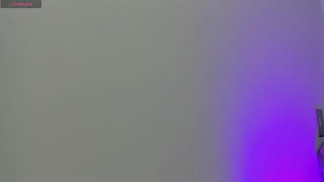 Snapshot of TianaGlow44 chatting on May 12, 11:07 am TianaGlow44 online show from May 12, 11:07 am