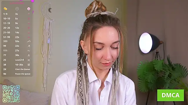 Snapshot of JohnetteConstine chatting on October 16, 5:08 am JohnetteConstine online show from October 16, 5:08 am