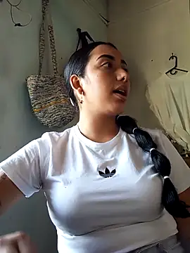 Snapshot of Queen_sofya chatting on November 9, 8:29 pm Queen sofya online show from November 9, 8:29 pm