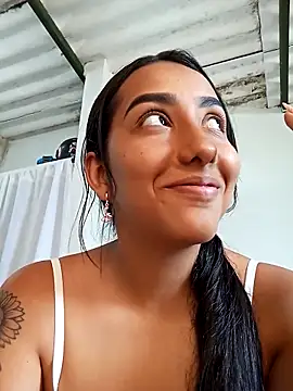 Snapshot of Queen_sofya chatting on January 6, 6:33 pm Queen sofya online show from January 6, 6:33 pm