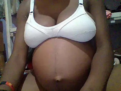 Snapshot of Jasmine_fun586 chatting on October 8, 7:17 am Jasmine fun586 online show from October 8, 7:17 am