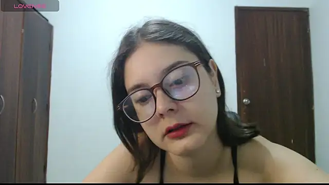 CarlaLorez online show from November 9, 12:47 pm
