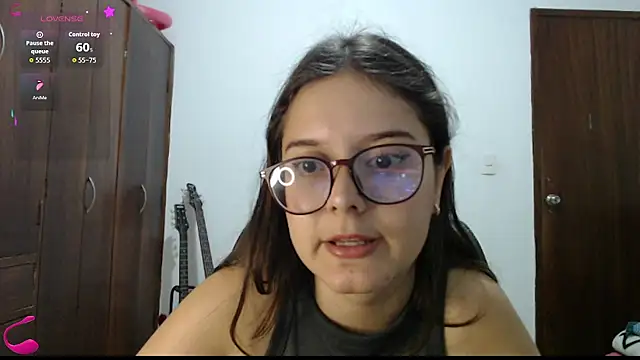 CarlaLorez online show from May 18, 8:58 pm
