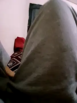 latarak321 online show from March 24, 9:31 pm