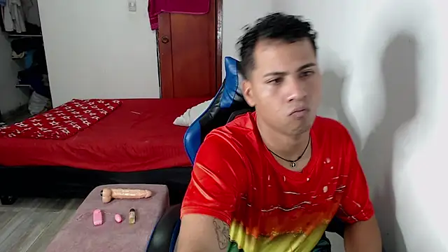Snapshot of Raphael_LatinBoy chatting on October 8, 2:53 am Raphael LatinBoy online show from October 8, 2:53 am