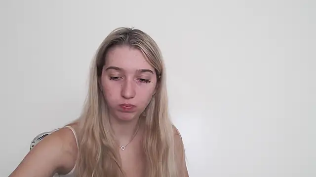 Snapshot of Lucyreeel_ chatting on October 14, 11:11 am Lucyreeel online show from October 14, 11:11 am