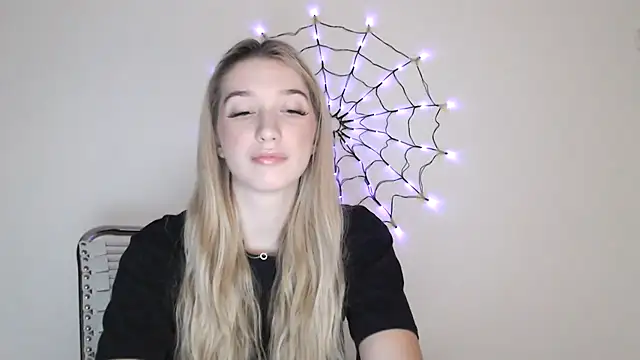 Snapshot of Lucyreeel_ chatting on October 30, 1:23 pm Lucyreeel online show from October 30, 1:23 pm