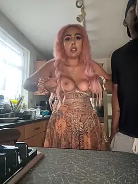 Snapshot of zara_bellexx chatting on November 1, 8:27 am zara bellexx online show from November 1, 8:27 am