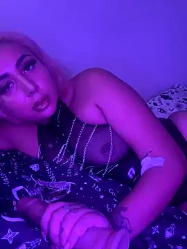 Snapshot of zara_bellexx chatting on November 6, 6:20 pm zara bellexx online show from November 6, 6:20 pm