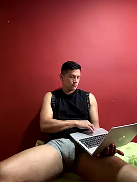 Snapshot of David_hot111 chatting on October 21, 5:35 pm David hot111 online show from October 21, 5:35 pm