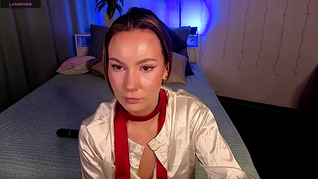  BellaClark online show from May 13, 8:49 pm