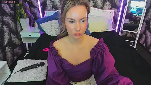  BellaClark online show from May 17, 8:16 pm