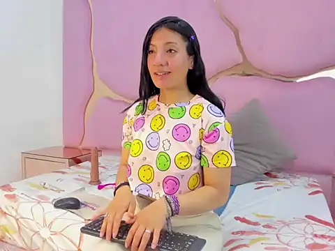 Snapshot of Zoe_king19 chatting on October 7, 4:53 am Zoe king19 online show from October 7, 4:53 am