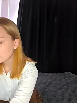 Snapshot of Sweet_Little_Lie chatting on October 14, 2:23 am Sweet Little Lie online show from October 14, 2:23 am