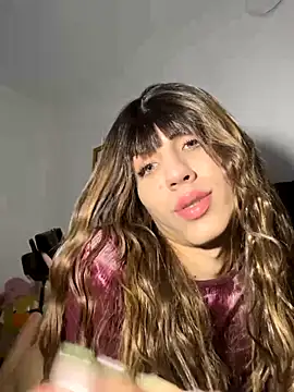 SiaraRealist online show from November 11, 12:54 am