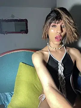 SiaraRealist online show from March 10, 2:05 am