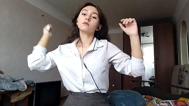 MiaLovelyOne online show from October 21, 7:20 am