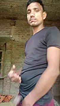 Snapshot of BiggerDickGuy chatting on October 23, 4:56 am BiggerDickGuy online show from October 23, 4:56 am