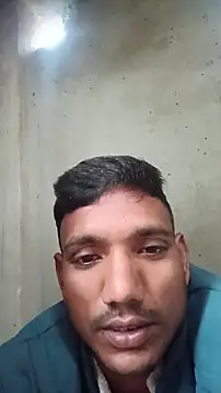 Snapshot of BiggerDickGuy chatting on December 18, 3:01 am BiggerDickGuy online show from December 18, 3:01 am