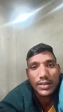 Snapshot of BiggerDickGuy chatting on December 19, 6:09 am BiggerDickGuy online show from December 19, 6:09 am