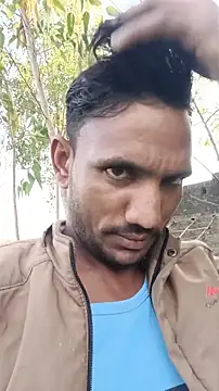 Snapshot of BiggerDickGuy chatting on February 10, 11:03 am BiggerDickGuy online show from February 10, 11:03 am