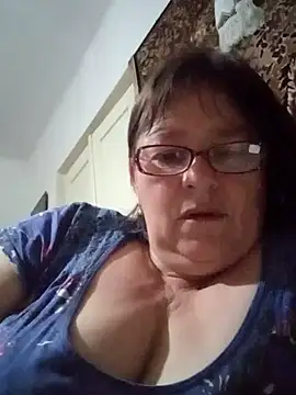 Snapshot of MilaCold5443 chatting on April 28, 2:10 am MilaCold5443 online show from April 28, 2:10 am