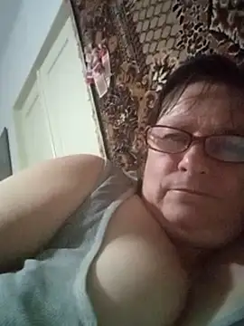 Snapshot of MilaCold5443 chatting on May 21, 7:32 pm MilaCold5443 online show from May 21, 7:32 pm