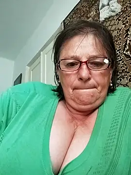Snapshot of MilaCold5443 chatting on May 26, 12:23 pm MilaCold5443 online show from May 26, 12:23 pm