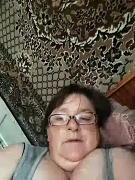Snapshot of MilaCold5443 chatting on June 8, 10:26 am MilaCold5443 online show from June 8, 10:26 am