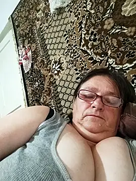 Snapshot of MilaCold5443 chatting on June 13, 4:43 am MilaCold5443 online show from June 13, 4:43 am